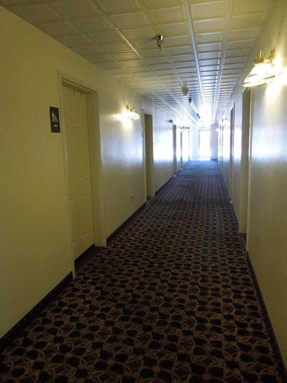 Inn At Lander, Travelodge By Wyndham Exteriör bild