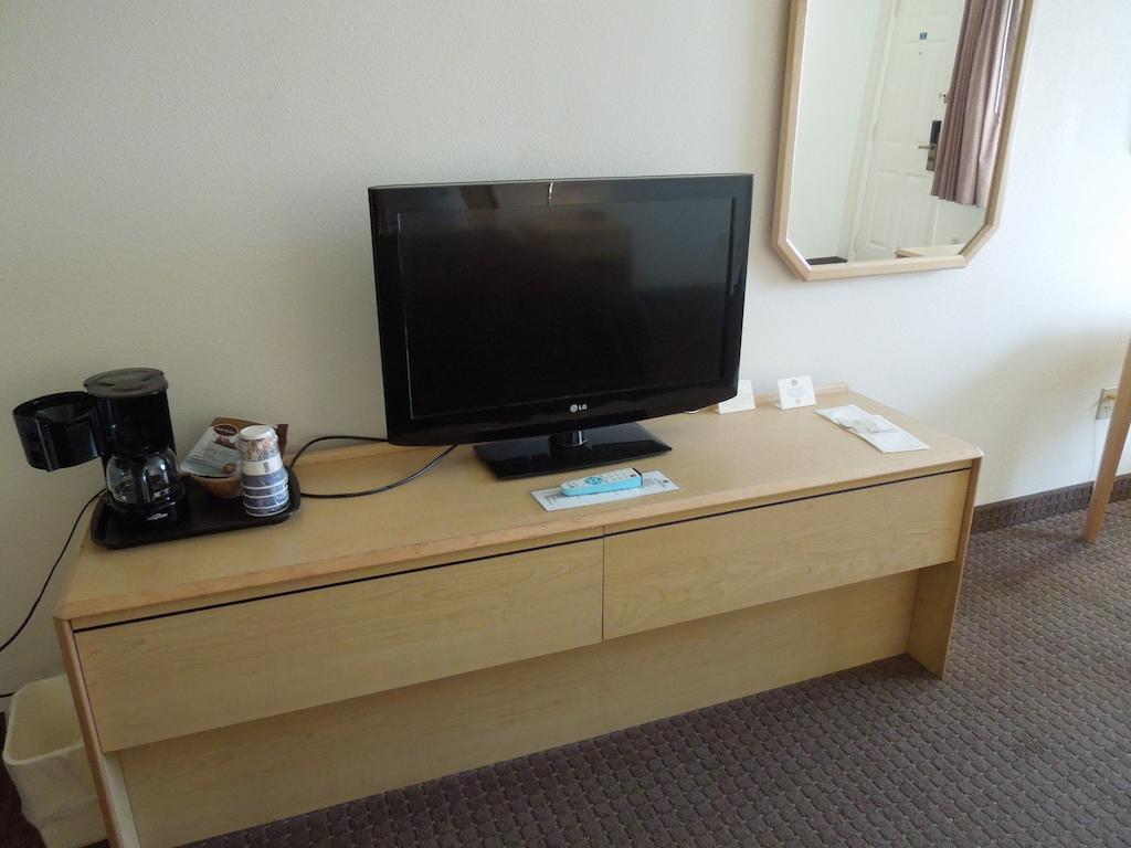 Inn At Lander, Travelodge By Wyndham Exteriör bild